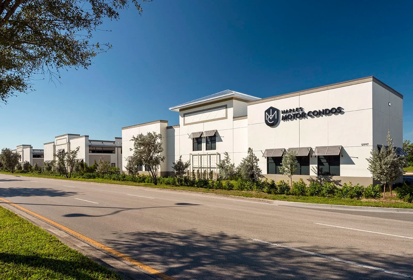 Naples Motor Condos - Livingston